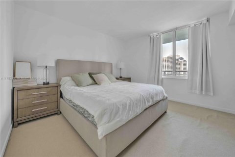 Condo in Miami, Florida, 1 bedroom  № 1741580 - photo 5