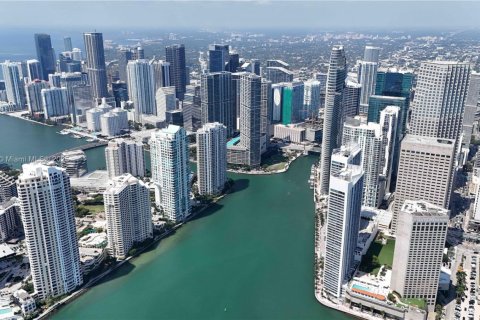 Condo in Miami, Florida, 1 bedroom  № 1741580 - photo 3