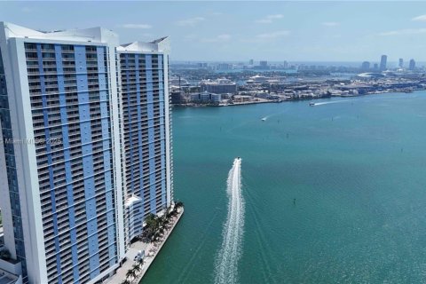 Condo in Miami, Florida, 1 bedroom  № 1741580 - photo 2