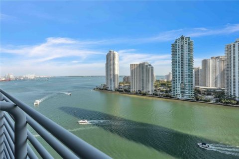 Condo in Miami, Florida, 1 bedroom  № 1741580 - photo 1
