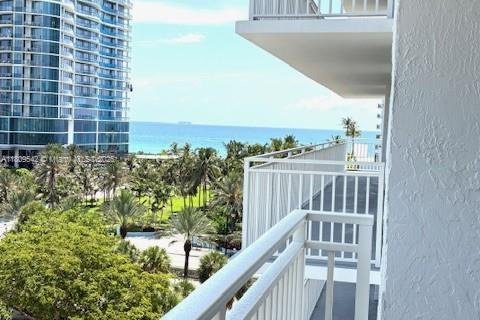Copropriété à vendre à Sunny Isles Beach, Floride: 2 chambres, 140 m2 № 1934641 - photo 5