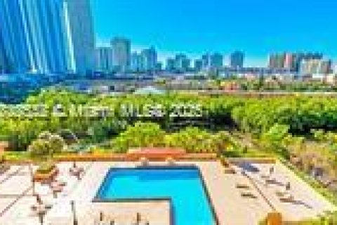 Copropriété à vendre à Sunny Isles Beach, Floride: 2 chambres, 140 m2 № 1934641 - photo 25