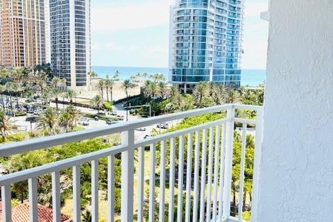 Copropriété à vendre à Sunny Isles Beach, Floride: 2 chambres, 140 m2 № 1934641 - photo 2