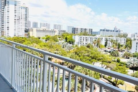 Copropriété à vendre à Sunny Isles Beach, Floride: 2 chambres, 140 m2 № 1934641 - photo 4