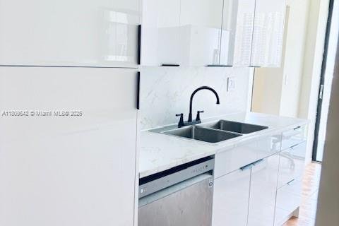 Copropriété à vendre à Sunny Isles Beach, Floride: 2 chambres, 140 m2 № 1934641 - photo 7