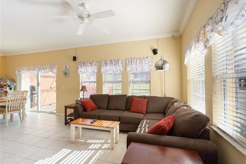 Touwnhouse à vendre à Kissimmee, Floride: 4 chambres, 151.99 m2 № 2144140 - photo 7