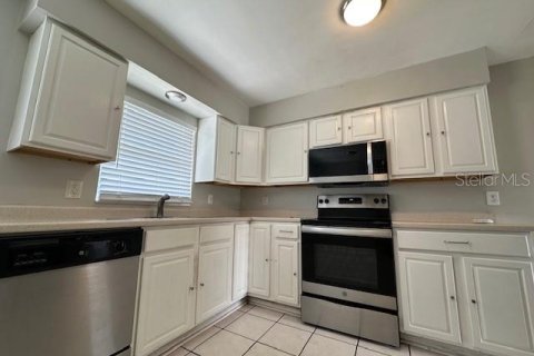 House in Winter Haven, Florida 3 bedrooms, 105.35 sq.m. № 1911612 - photo 6