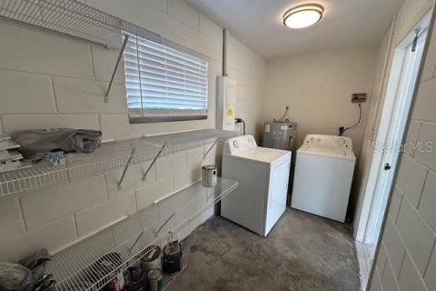 House in Winter Haven, Florida 3 bedrooms, 105.35 sq.m. № 1911612 - photo 18