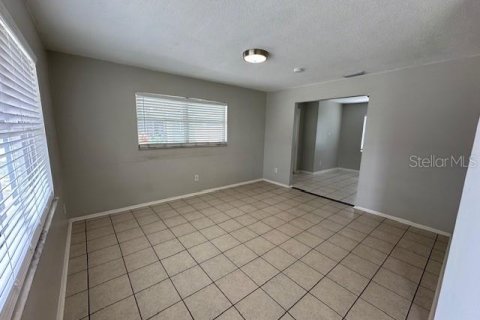 House in Winter Haven, Florida 3 bedrooms, 105.35 sq.m. № 1911612 - photo 3