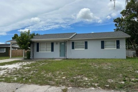 House in Winter Haven, Florida 3 bedrooms, 105.35 sq.m. № 1911612 - photo 1