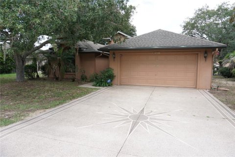 House in Tavares, Florida 3 bedrooms, 153.2 sq.m. № 2322889