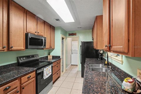 House in Ormond Beach, Florida 3 bedrooms, 130.43 sq.m. № 2198708 - photo 9