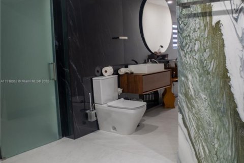 Casa en venta en Miami, Florida, 3 dormitorios, 138.98 m2 № 1965891 - foto 11