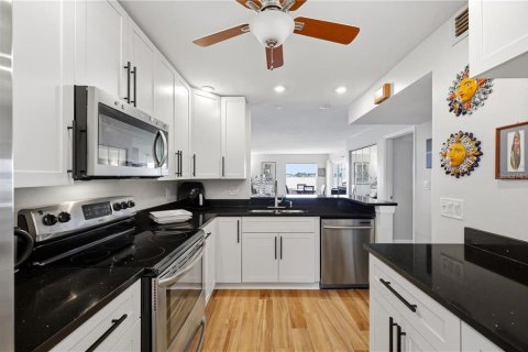 Copropriété à vendre à Saint Petersburg, Floride: 1 chambre, 82.22 m2 № 2318761 - photo 17
