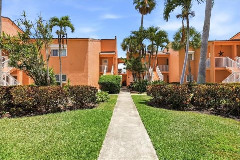 Copropriété à vendre à Saint Petersburg, Floride: 1 chambre, 82.22 m2 № 2318761 - photo 6