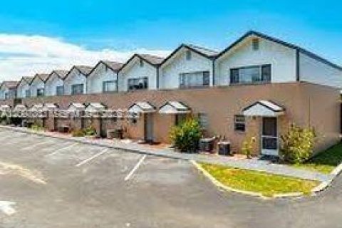 Condo à Cocoa, Floride, 2 chambres  № 2389765