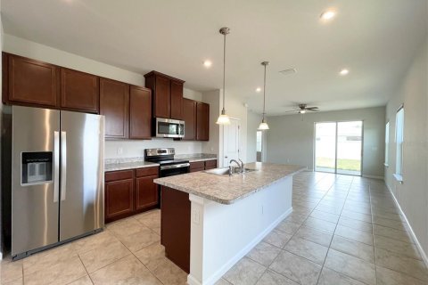 Casa en alquiler en Land O' Lakes, Florida, 3 dormitorios, 139.35 m2 № 2150134 - foto 4