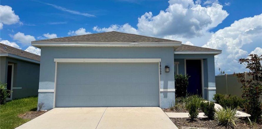 Casa en Land O' Lakes, Florida 3 dormitorios, 139.35 m2 № 2150134