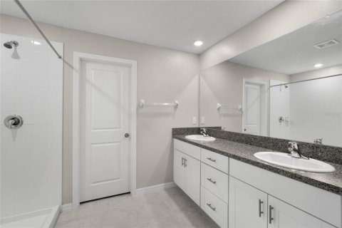 House in Sun City Center, Florida 6 bedrooms, 290.78 sq.m. № 1912505 - photo 9