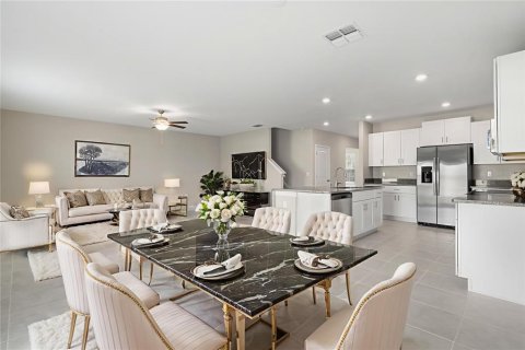 House in Sun City Center, Florida 6 bedrooms, 290.78 sq.m. № 1912505 - photo 3