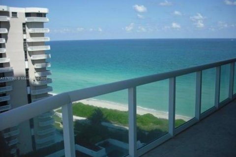 Condominio en venta en Miami Beach, Florida, 2 dormitorios, 122.82 m2 № 1862586 - foto 16