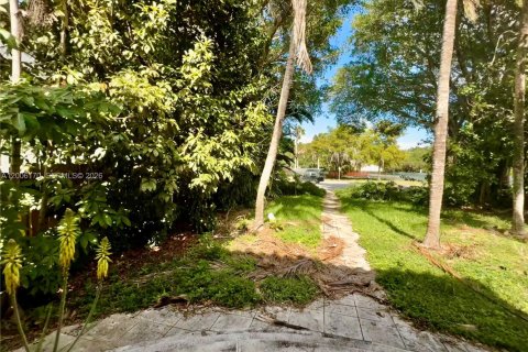House in El Portal, Florida 4 bedrooms, 168.52 sq.m. № 2075024 - photo 5