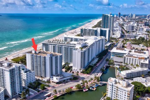 Condo in Miami Beach, Florida, 1 bedroom  № 2014255