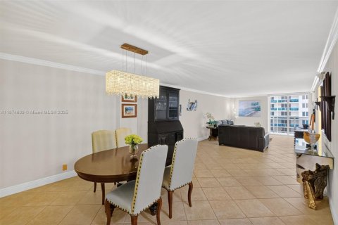 Condo in Miami Beach, Florida, 1 bedroom  № 2014255 - photo 4