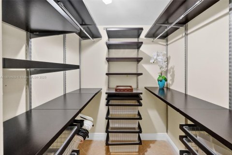 Condo in Miami Beach, Florida, 1 bedroom  № 2014255 - photo 14