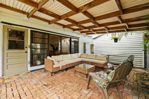 House in Fort Lauderdale, Florida 2 bedrooms, 86.96 sq.m. № 2177848 - photo 4