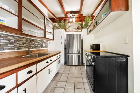 House in Fort Lauderdale, Florida 2 bedrooms, 86.96 sq.m. № 2177848 - photo 16
