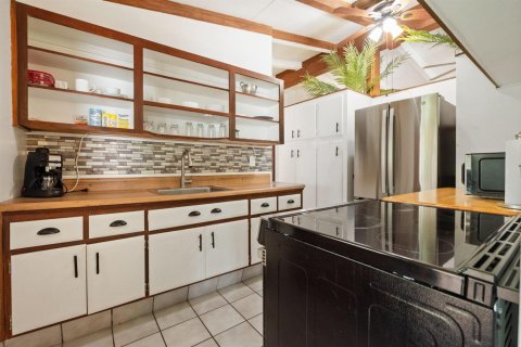 House in Fort Lauderdale, Florida 2 bedrooms, 86.96 sq.m. № 2177848 - photo 18