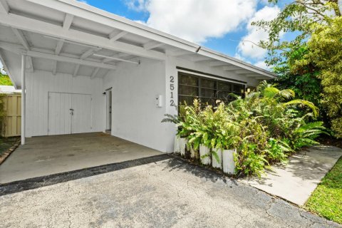 House in Fort Lauderdale, Florida 2 bedrooms, 86.96 sq.m. № 2177848 - photo 9
