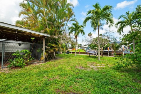 House in Fort Lauderdale, Florida 2 bedrooms, 86.96 sq.m. № 2177848 - photo 28