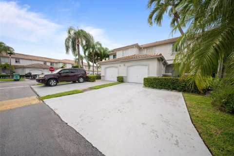 Touwnhouse à vendre à Miami, Floride: 3 chambres, 152.73 m2 № 1945612 - photo 15