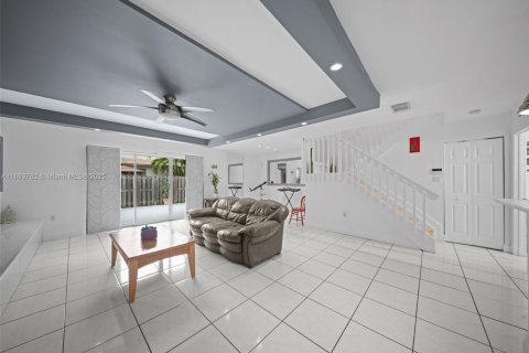 Touwnhouse à vendre à Miami, Floride: 3 chambres, 152.73 m2 № 1945612 - photo 20