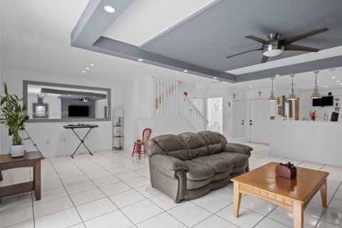 Touwnhouse à vendre à Miami, Floride: 3 chambres, 152.73 m2 № 1945612 - photo 21