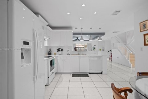 Touwnhouse à vendre à Miami, Floride: 3 chambres, 152.73 m2 № 1945612 - photo 27