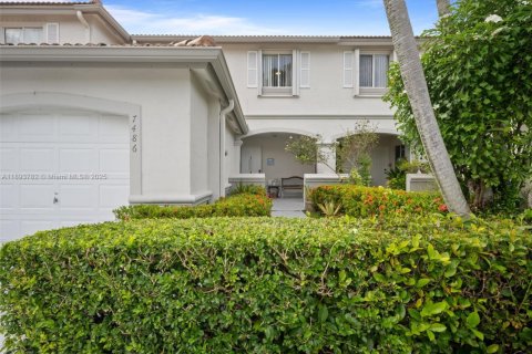 Touwnhouse à vendre à Miami, Floride: 3 chambres, 152.73 m2 № 1945612 - photo 14