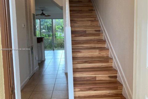 Condo in Cutler Bay, Florida, 2 bedrooms  № 1710359 - photo 13