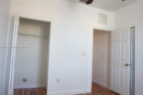 Condo in Cutler Bay, Florida, 2 bedrooms  № 1710359 - photo 11