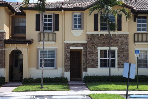 Condo in Cutler Bay, Florida, 2 bedrooms  № 1710359 - photo 1