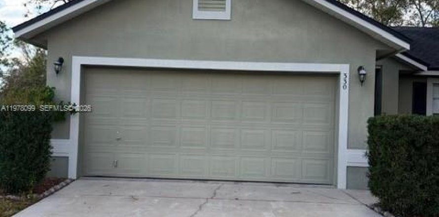 House in Winter Haven, Florida 3 bedrooms, 132.48 sq.m. № 2044263