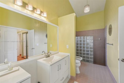 House in Pembroke Pines, Florida 4 bedrooms, 256.41 sq.m. № 1594205 - photo 19