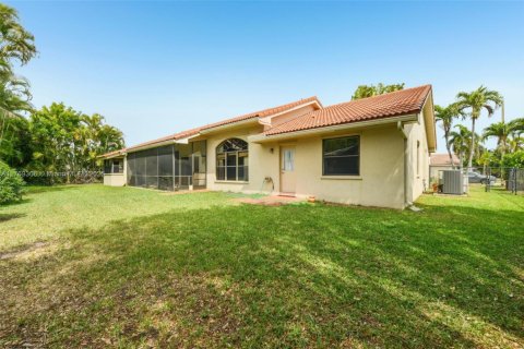 House in Pembroke Pines, Florida 4 bedrooms, 256.41 sq.m. № 1594205 - photo 30