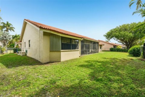 House in Pembroke Pines, Florida 4 bedrooms, 256.41 sq.m. № 1594205 - photo 29