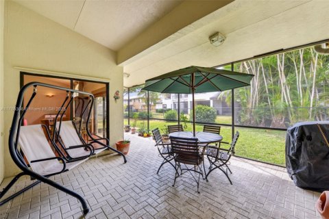 House in Pembroke Pines, Florida 4 bedrooms, 256.41 sq.m. № 1594205 - photo 28