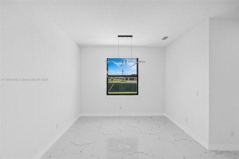 Купить виллу или дом в Кейп-Корал, Флорида 3 спальни, 136.47м2, № 1892539 - фото 23