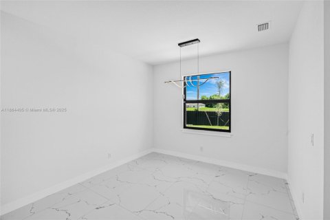 Купить виллу или дом в Кейп-Корал, Флорида 3 спальни, 136.47м2, № 1892539 - фото 24