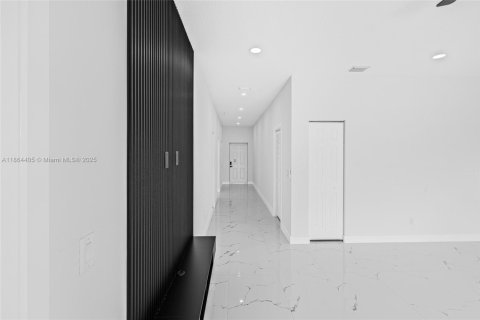 Купить виллу или дом в Кейп-Корал, Флорида 3 спальни, 136.47м2, № 1892539 - фото 10